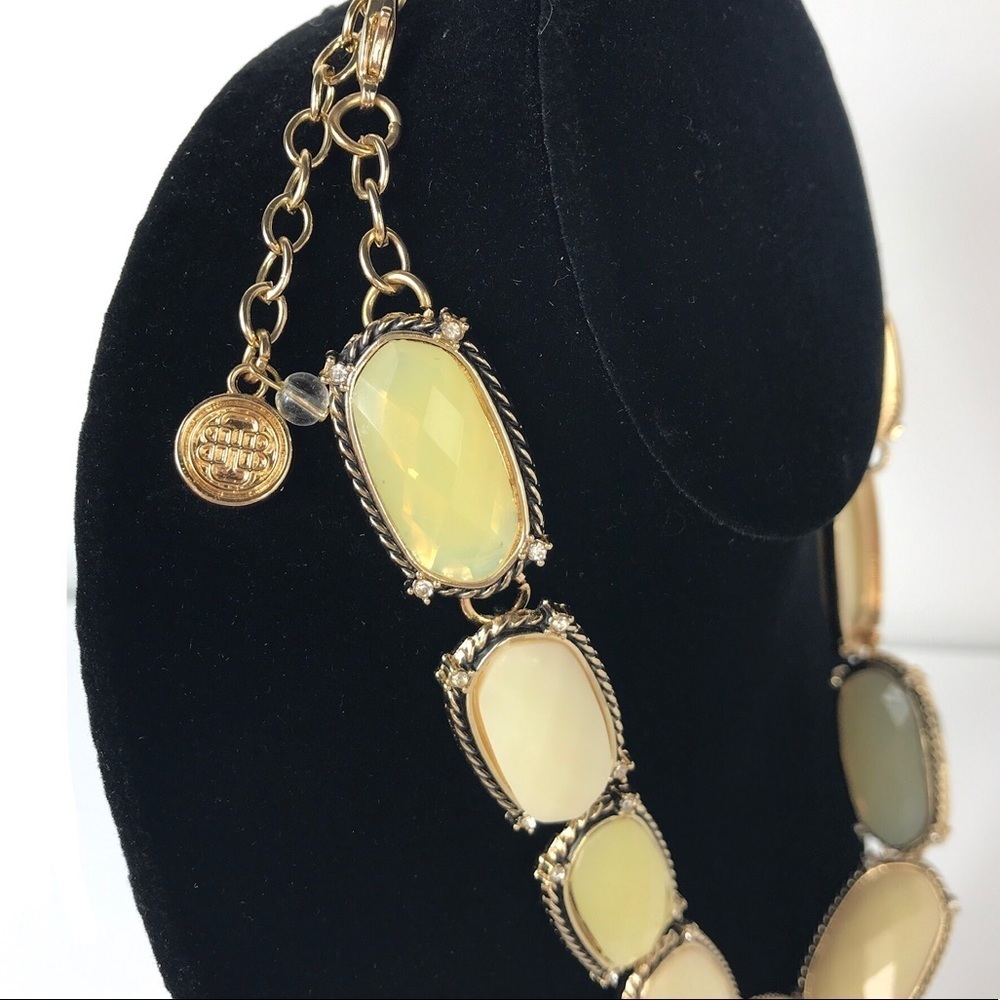Acrylic Rhinestone Necklace - Picture 2 of 3